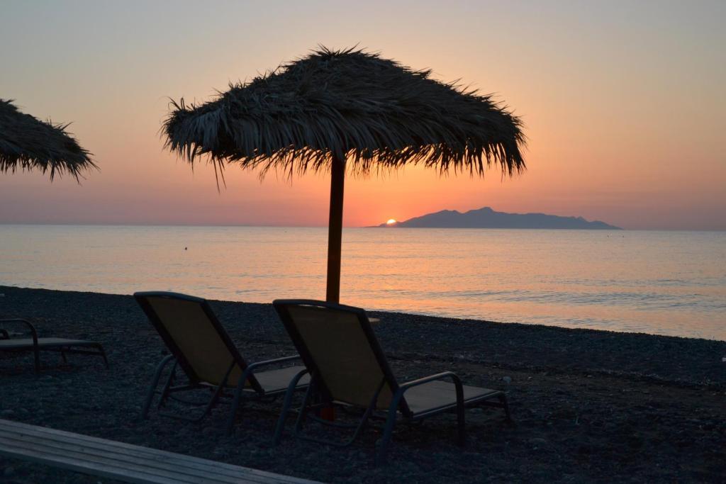 Elixir Del Mar On The Beach Kamári Екстериор снимка